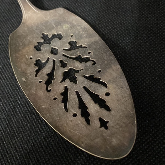 Vintage Tudor Plate Oneida Community Queen Bess cake/pie server - Picture 6 of 7